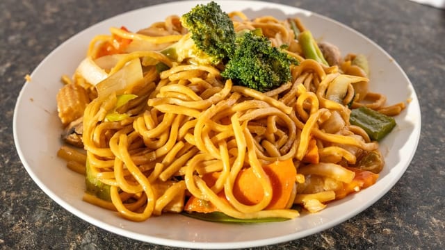 Vegetable Lo Mein.