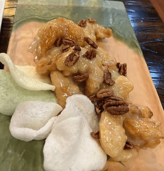Shrimp with Walnut Nut.